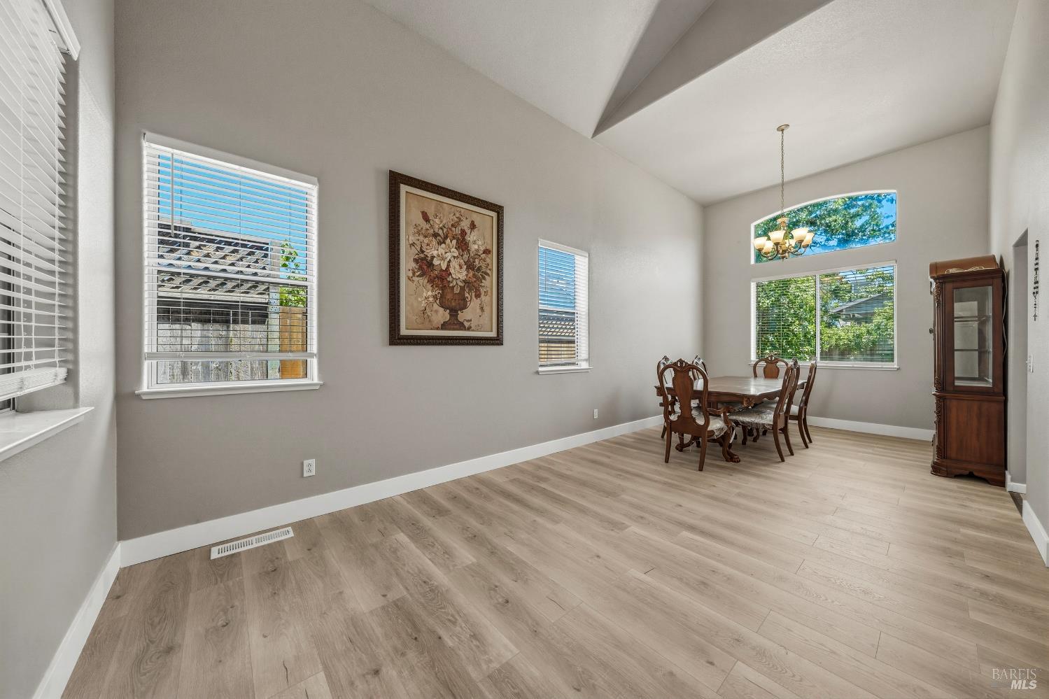 2562 Silver Spur Drive Santa Rosa CA 95407
