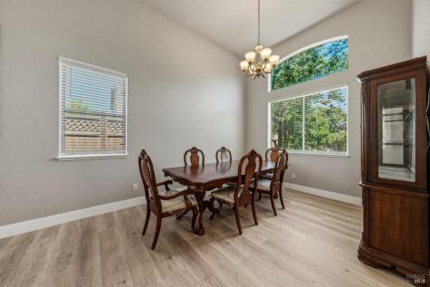 2562 Silver Spur Drive Santa Rosa CA 95407