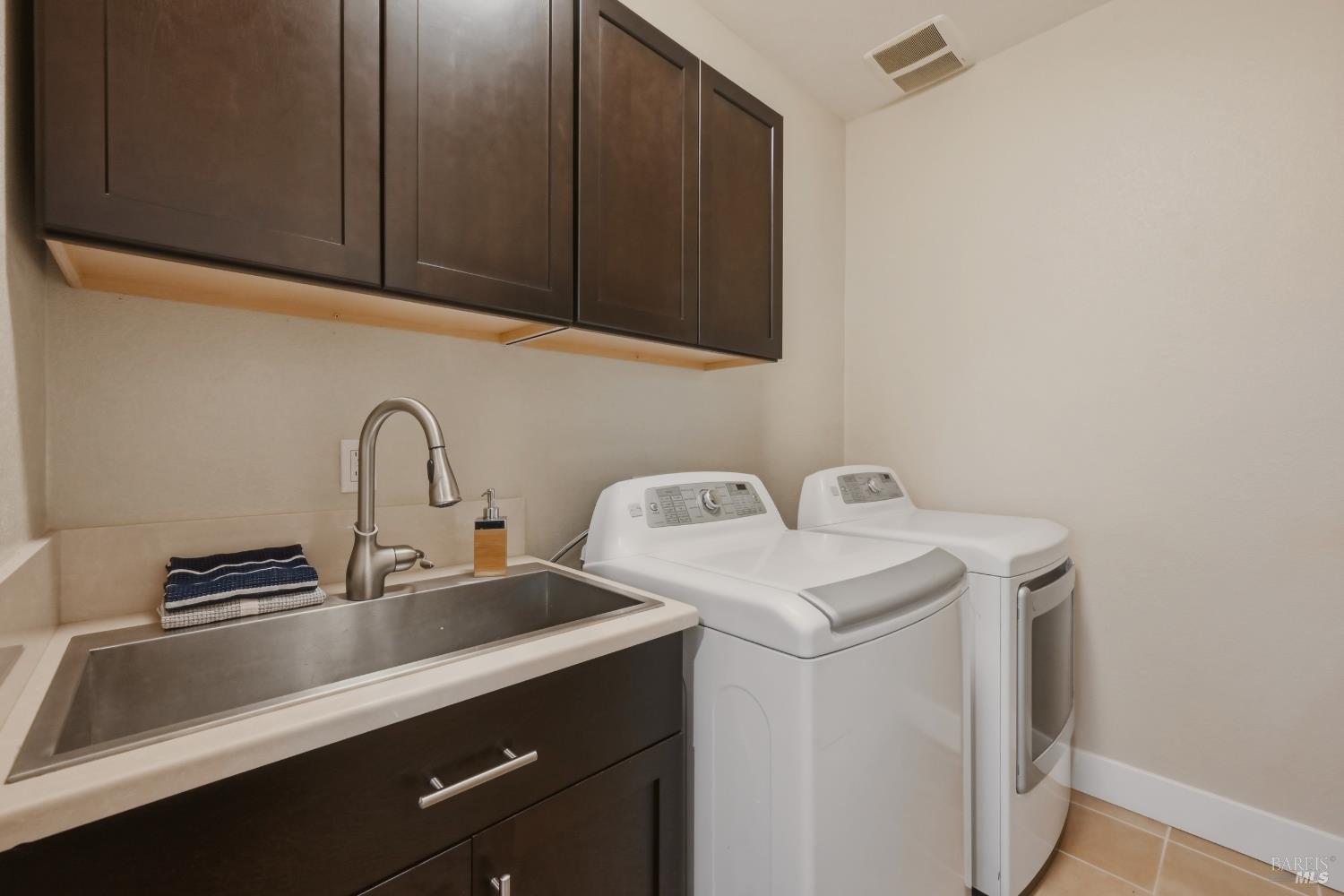 239 Saffron Court Napa CA 94559