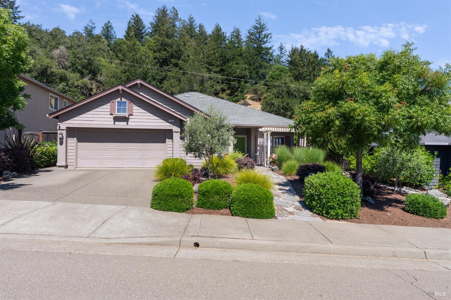 310 Buckeye Circle Cloverdale CA 95425