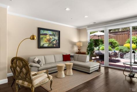 310 Buckeye Circle Cloverdale CA 95425