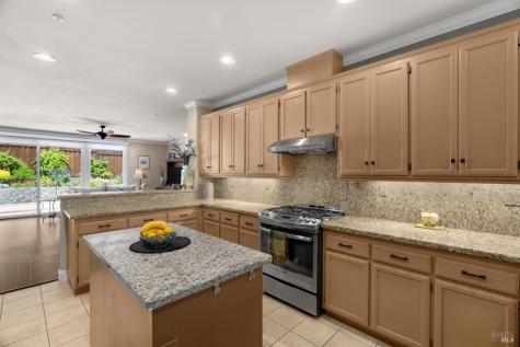310 Buckeye Circle Cloverdale CA 95425