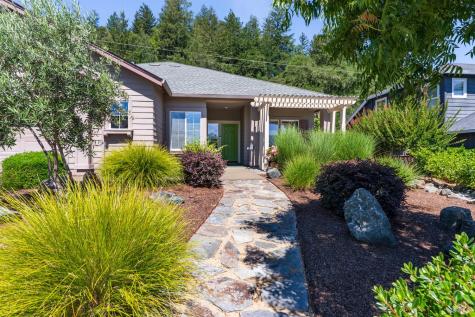 310 Buckeye Circle Cloverdale CA 95425