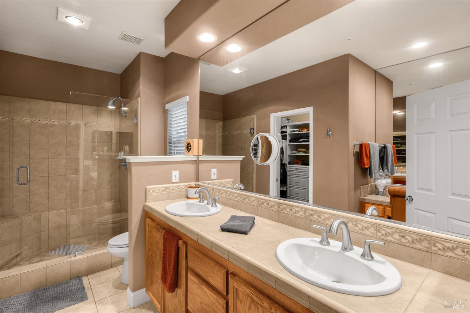 310 Buckeye Circle Cloverdale CA 95425