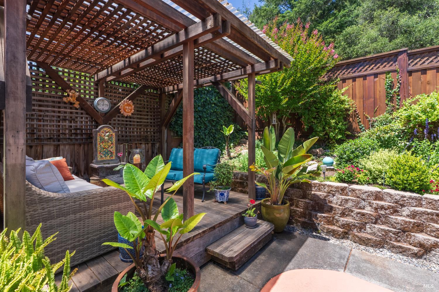 310 Buckeye Circle Cloverdale CA 95425
