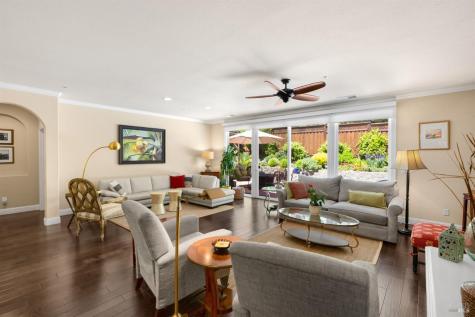 310 Buckeye Circle Cloverdale CA 95425
