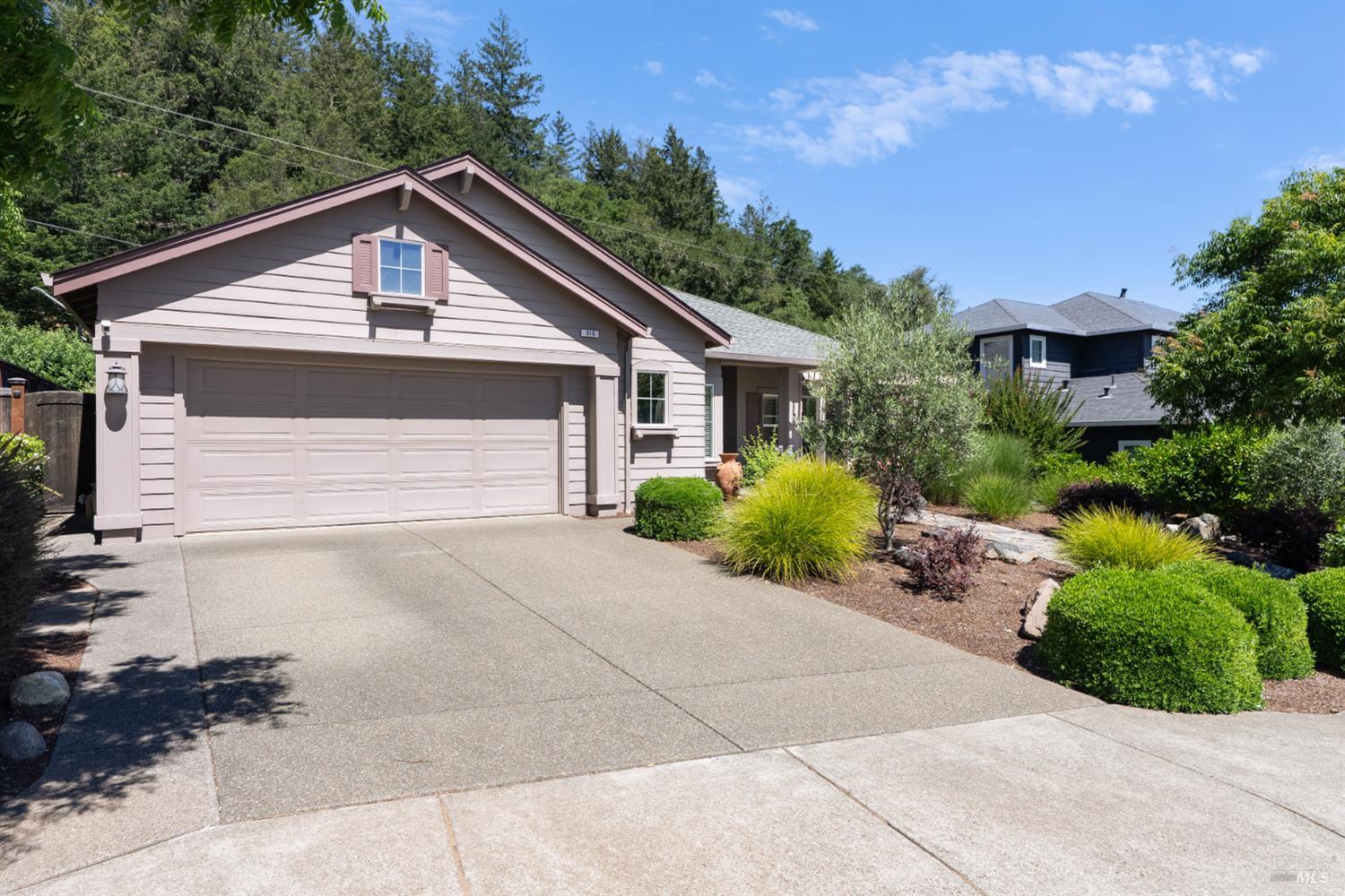 310 Buckeye Circle Cloverdale CA 95425