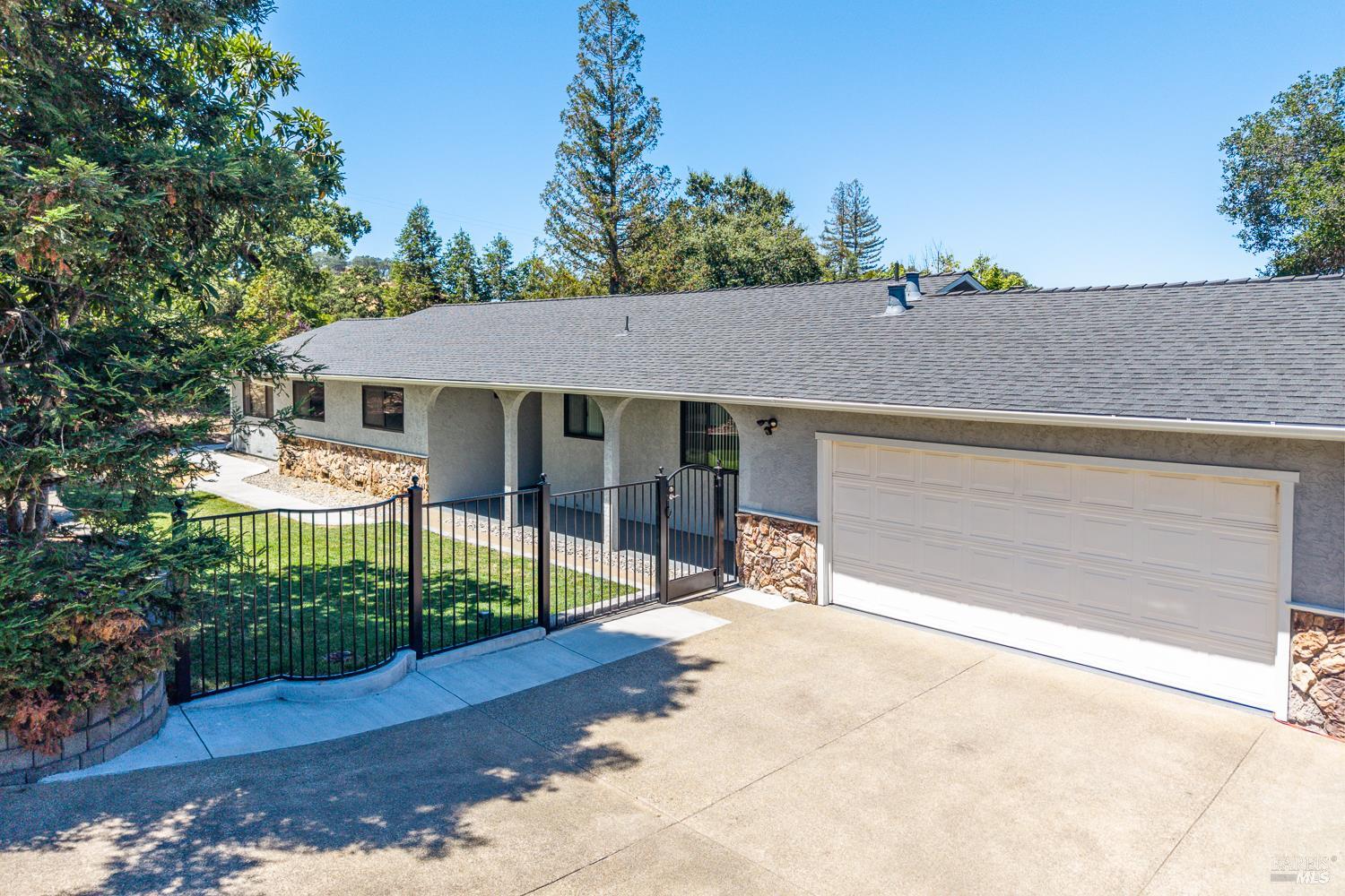 800 Riverside Drive Ukiah CA 95482