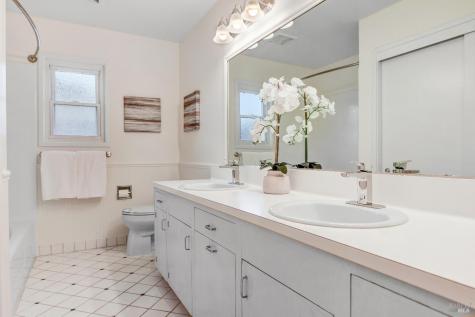 25 Roosevelt Avenue San Rafael CA 94903