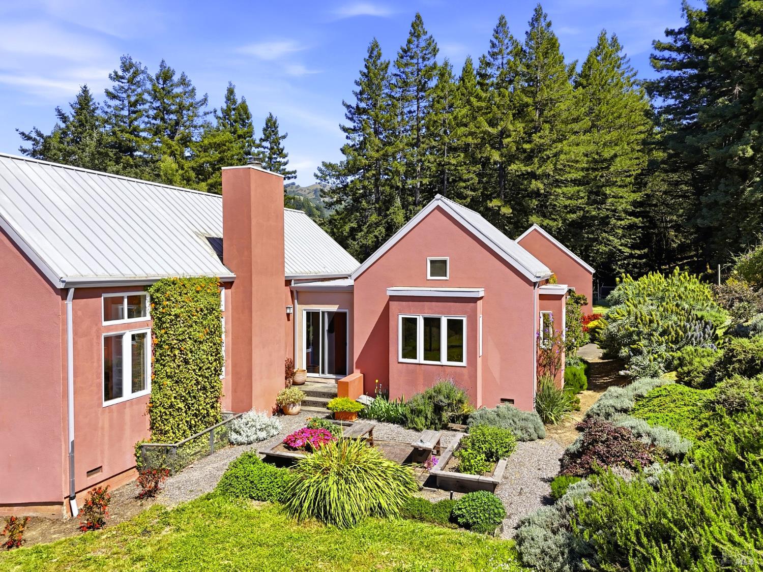 2045 Muniz Ranch Road Jenner CA 95450