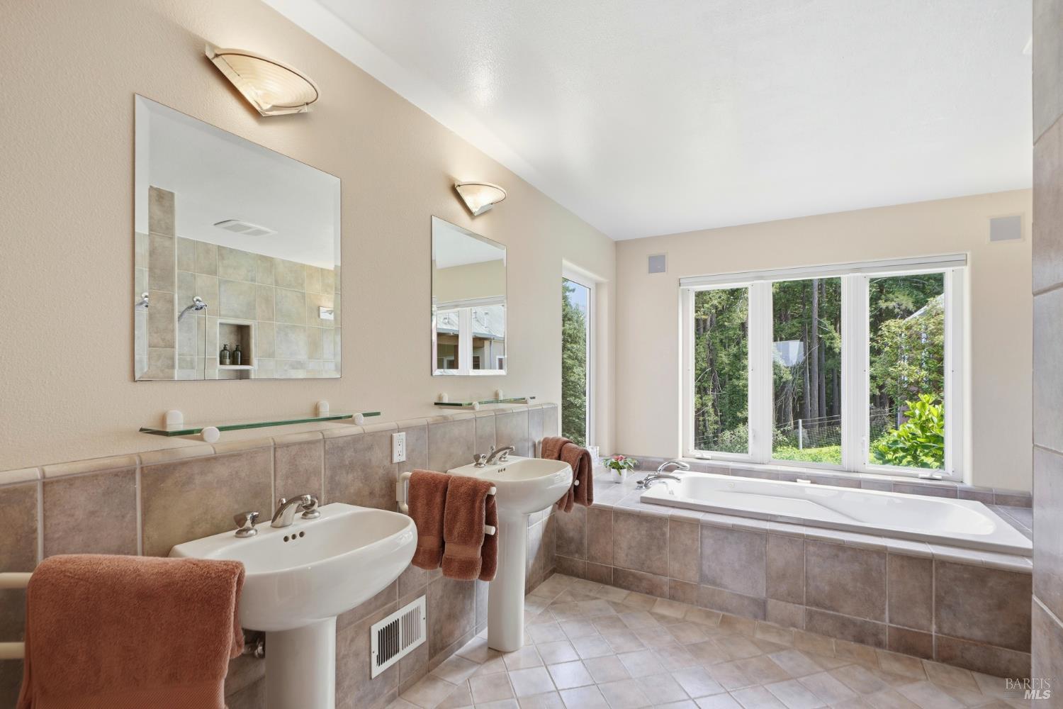 2045 Muniz Ranch Road Jenner CA 95450