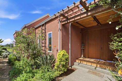 2045 Muniz Ranch Road Jenner CA 95450