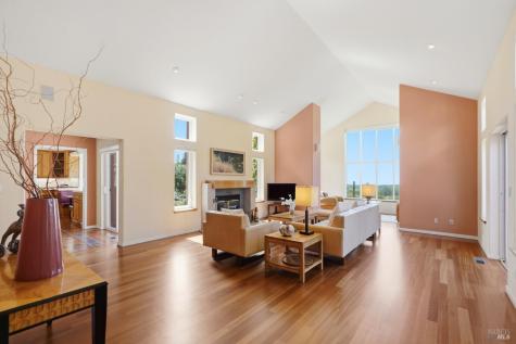 2045 Muniz Ranch Road Jenner CA 95450