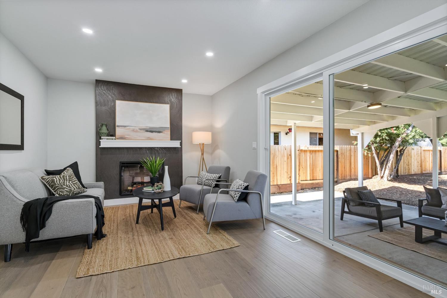 8268 Valley View Drive Sebastopol CA 95472