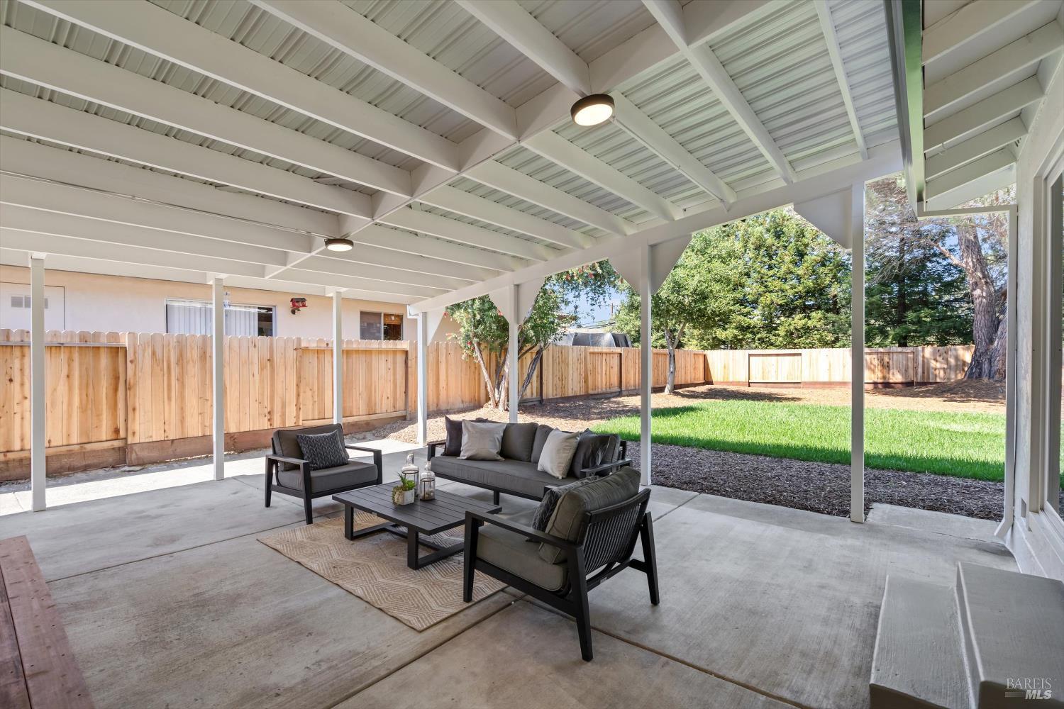 8268 Valley View Drive Sebastopol CA 95472