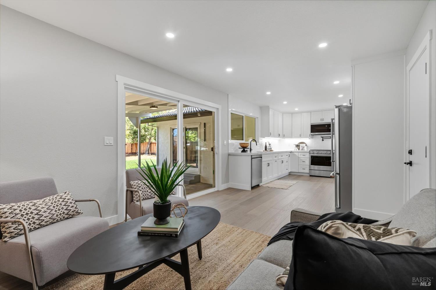 8268 Valley View Drive Sebastopol CA 95472