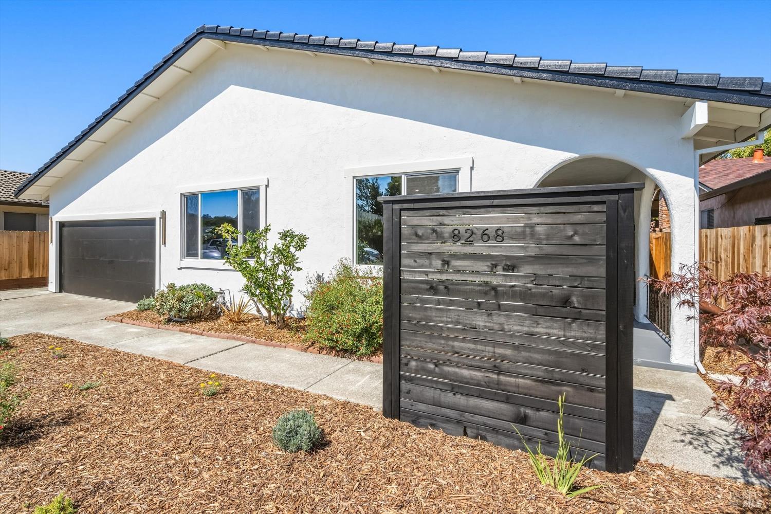 8268 Valley View Drive Sebastopol CA 95472