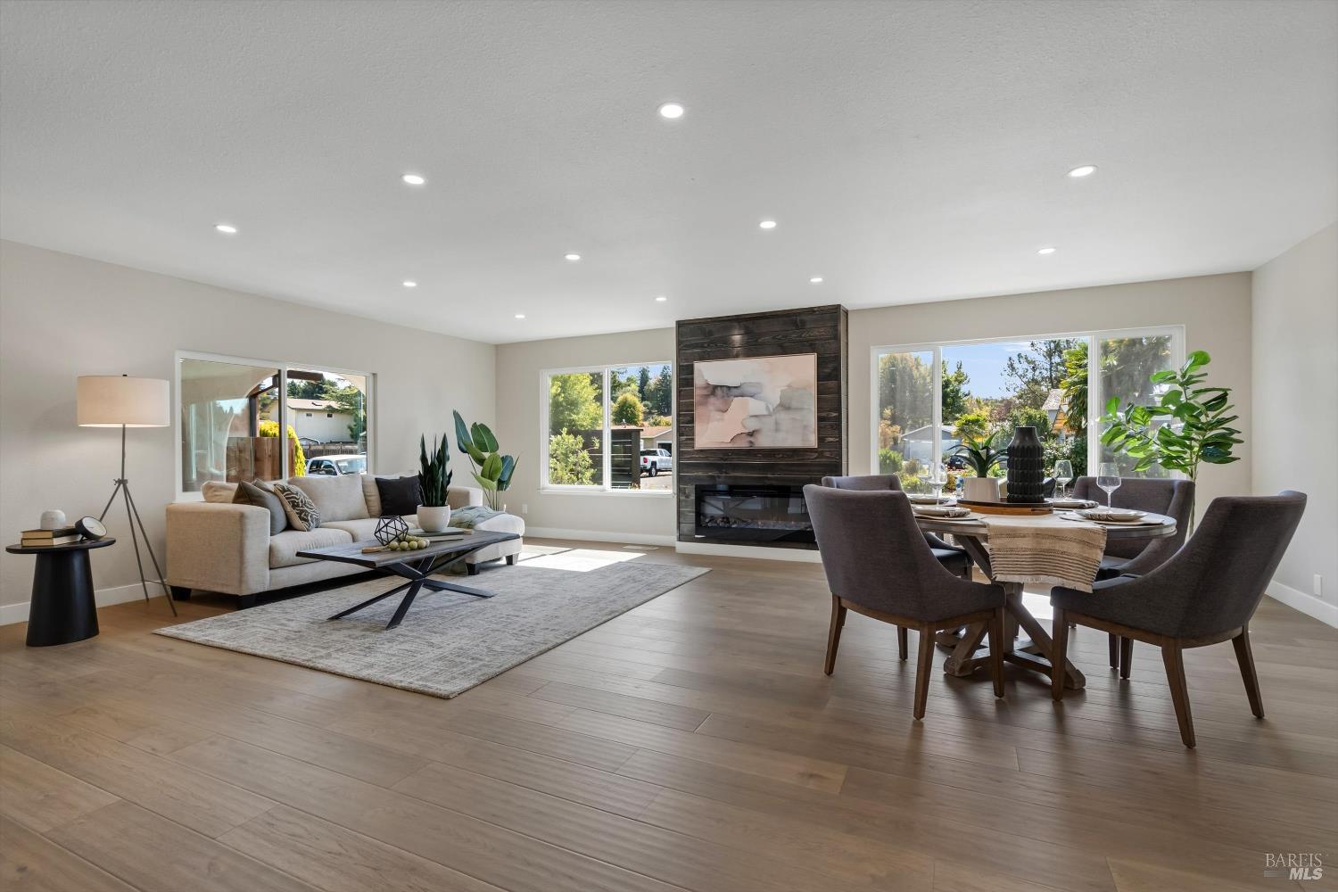 8268 Valley View Drive Sebastopol CA 95472