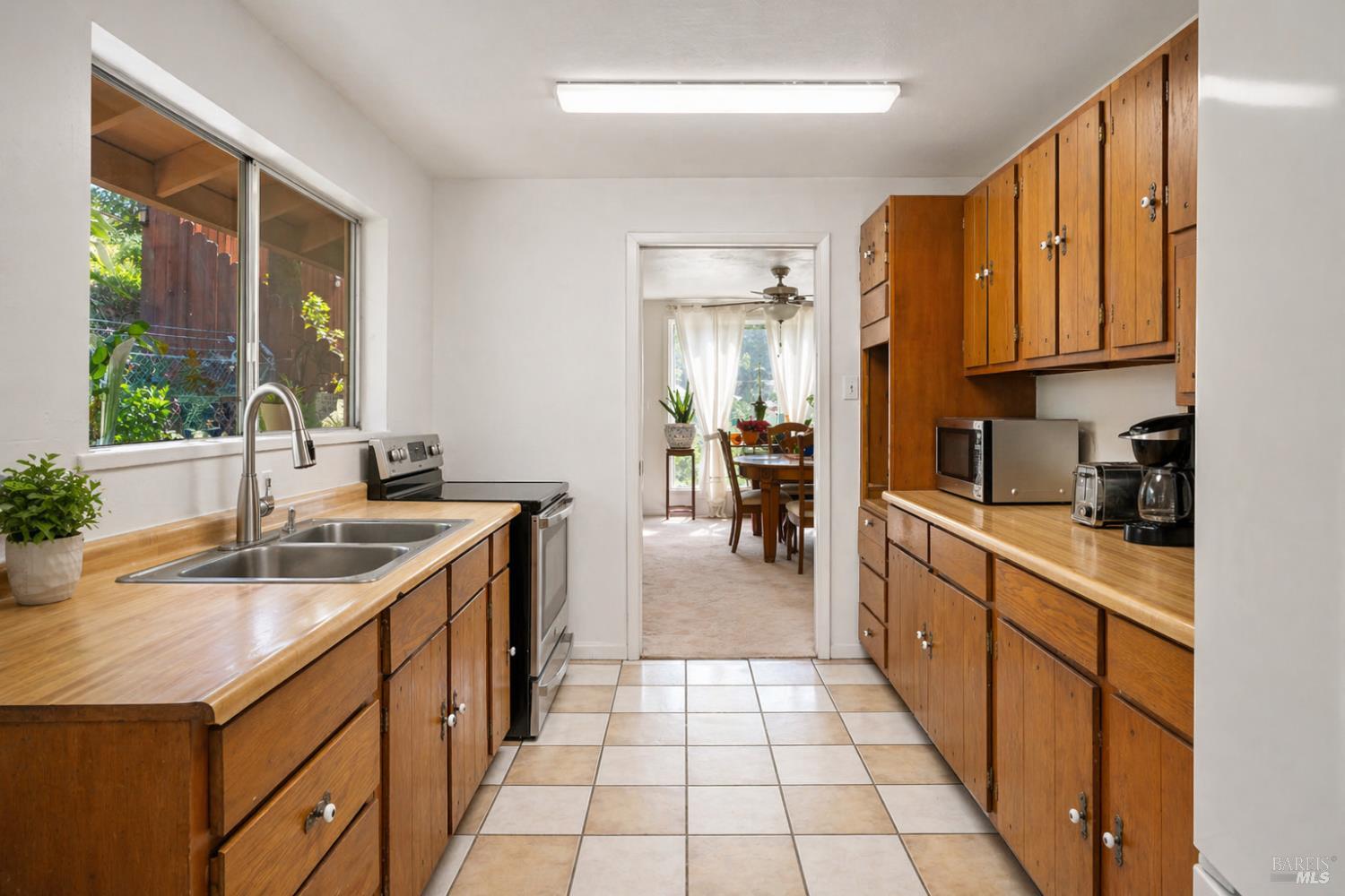 15951 Tomki Road Redwood Valley CA 95470