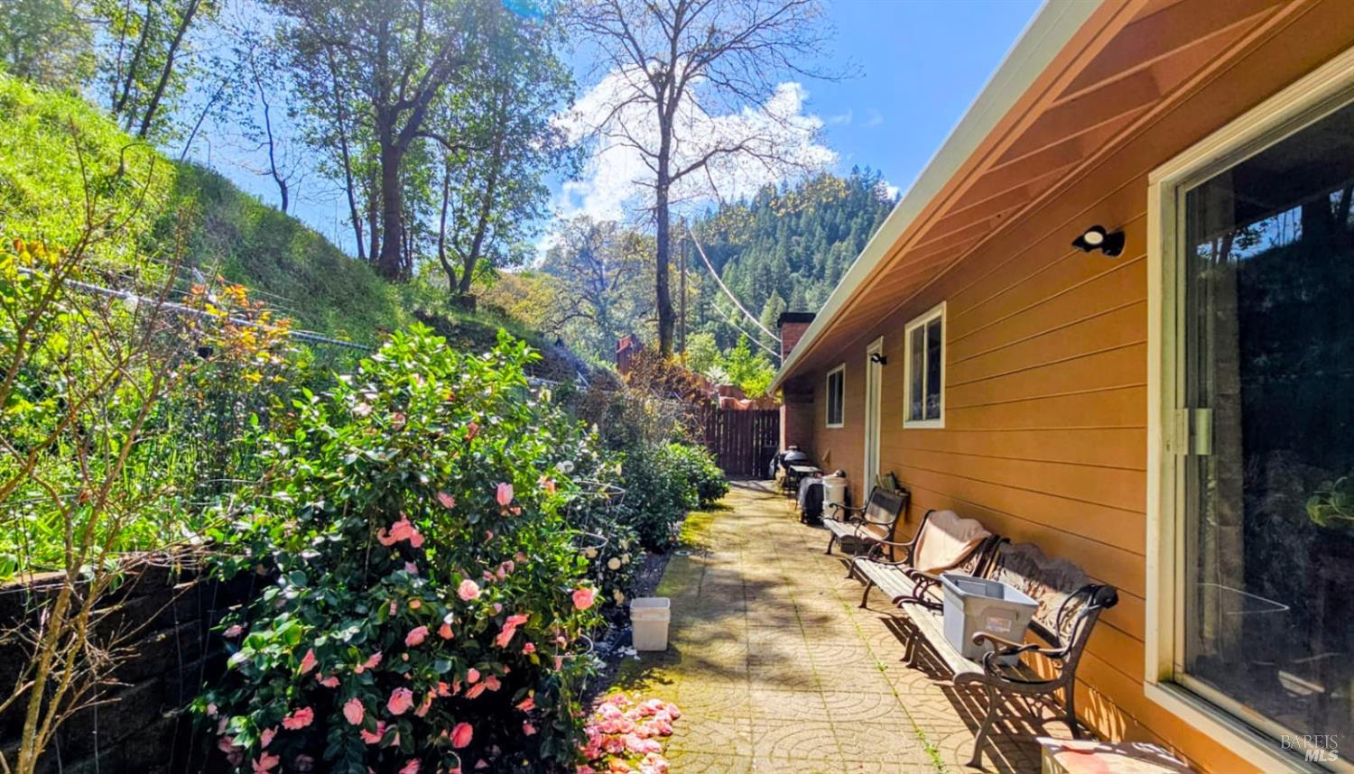 15951 Tomki Road Redwood Valley CA 95470
