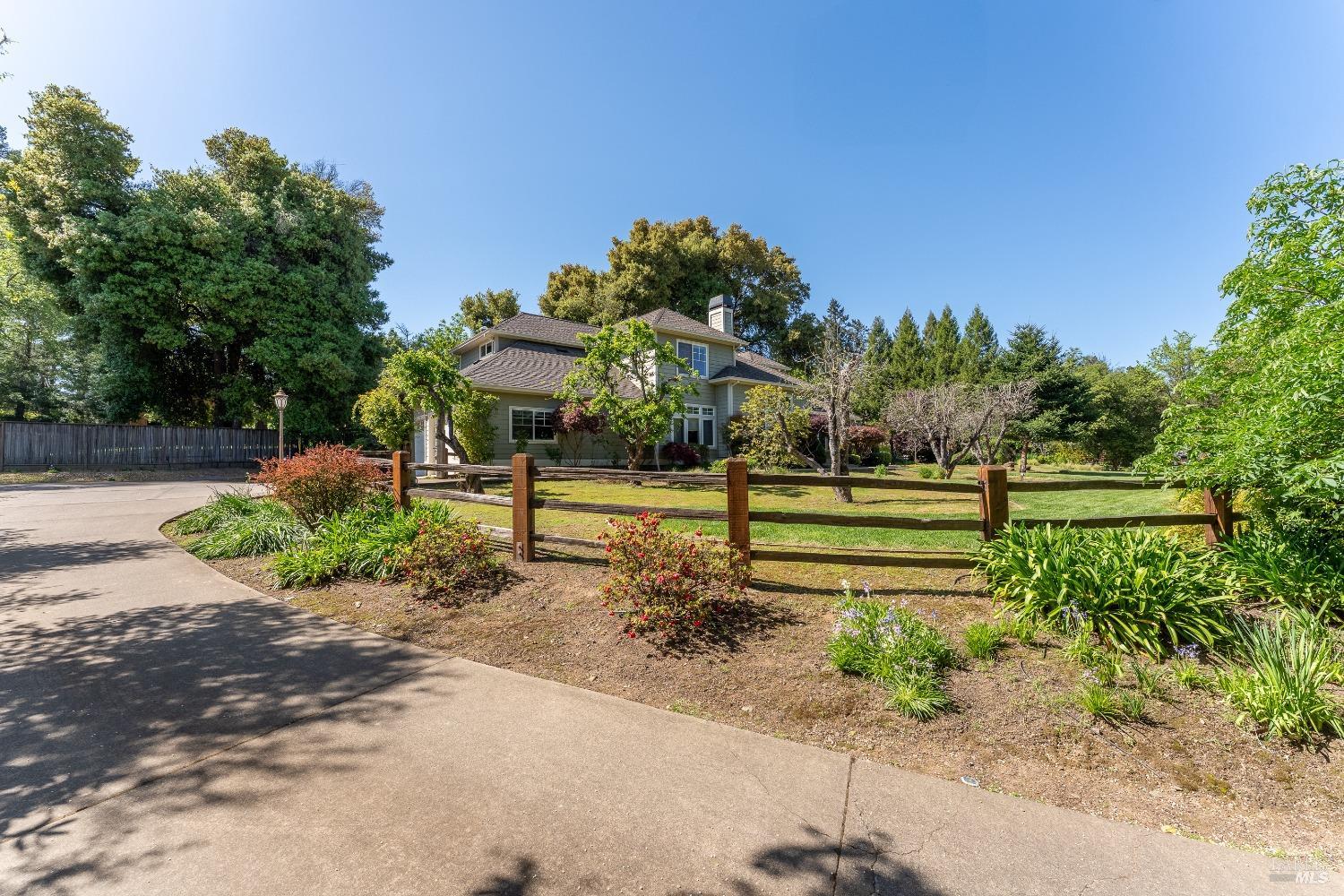 1595 Crane Terrace Ukiah CA 95482