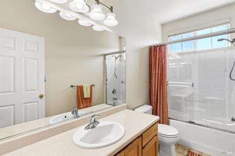 1724 Palomino Court Healdsburg CA 95448