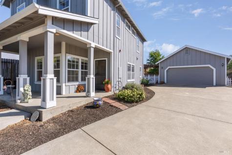 1724 Palomino Court Healdsburg CA 95448