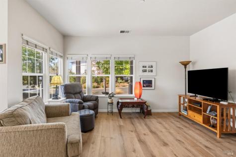 1724 Palomino Court Healdsburg CA 95448