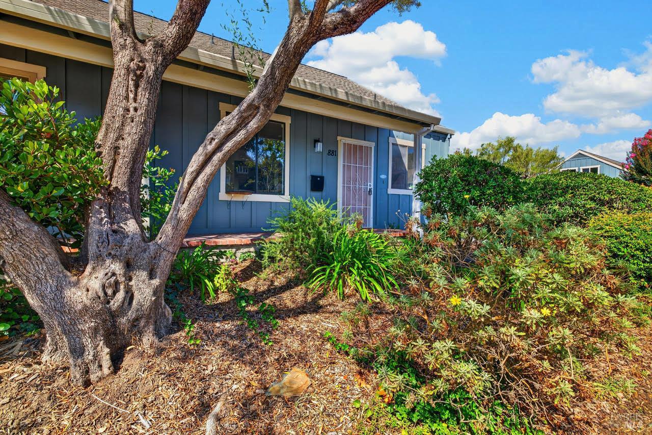 881 W Second Street Sonoma CA 95476
