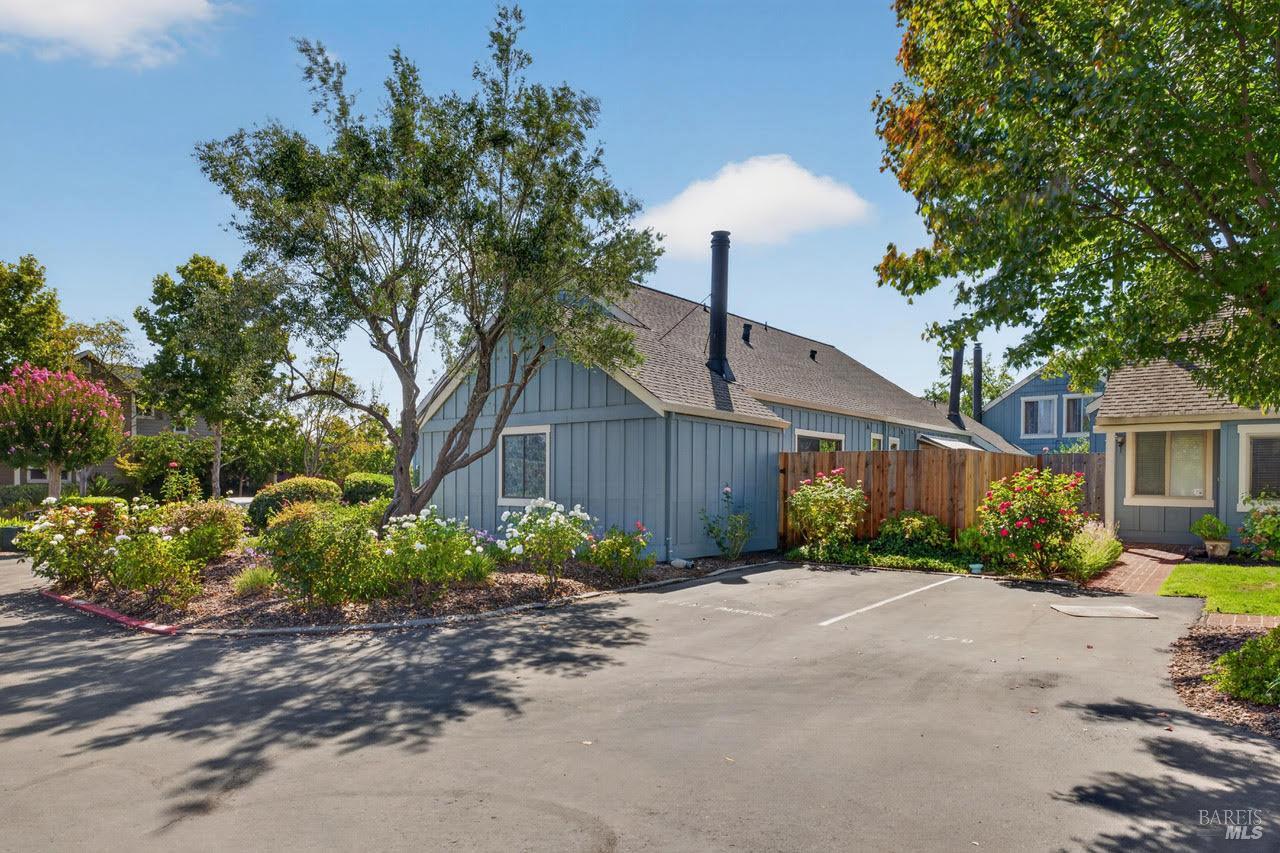 881 W Second Street Sonoma CA 95476
