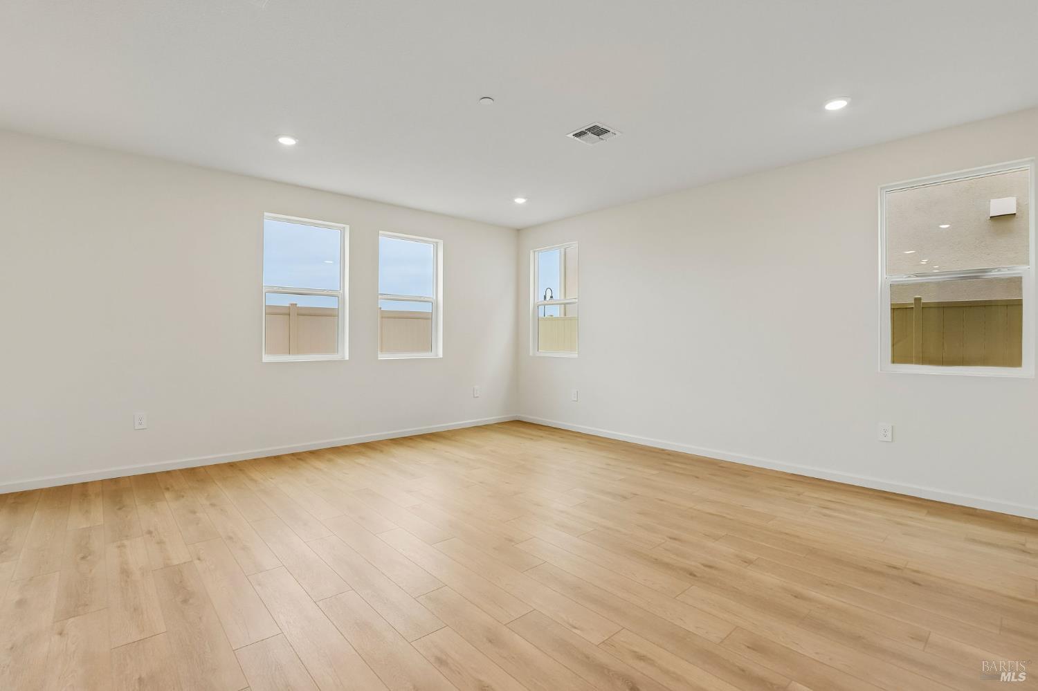 5880 Trailblaze Drive Fairfield CA 94533