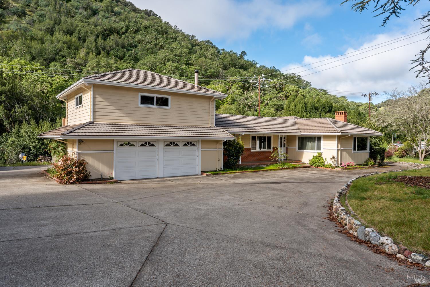 4451 Highway 20 Ukiah CA 95482