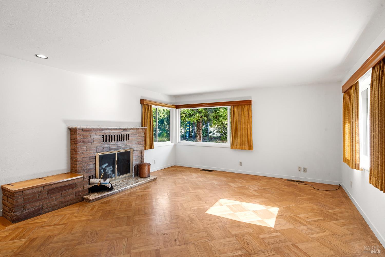 4451 Highway 20 Ukiah CA 95482