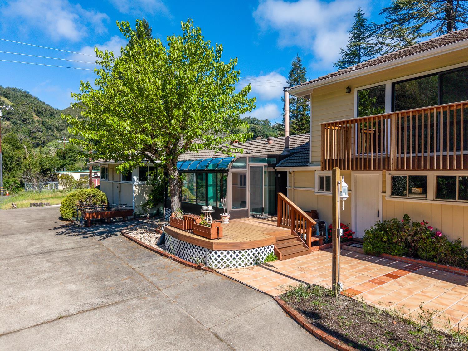 4451 Highway 20 Ukiah CA 95482