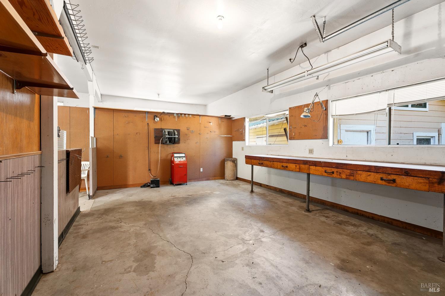 4451 Highway 20 Ukiah CA 95482
