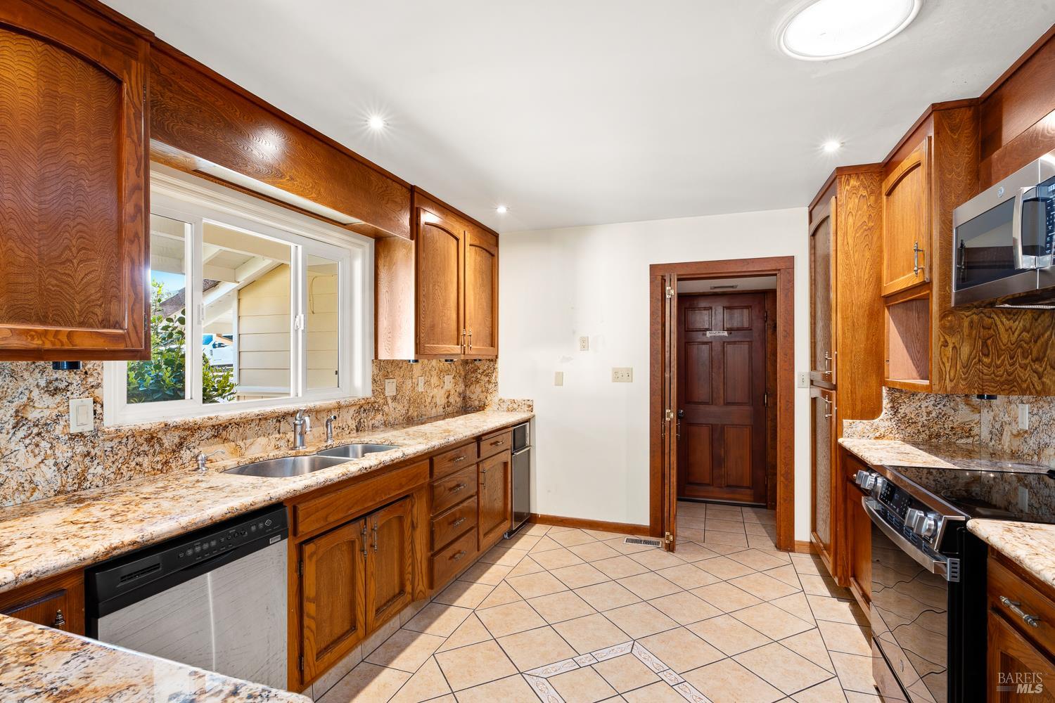 4451 Highway 20 Ukiah CA 95482