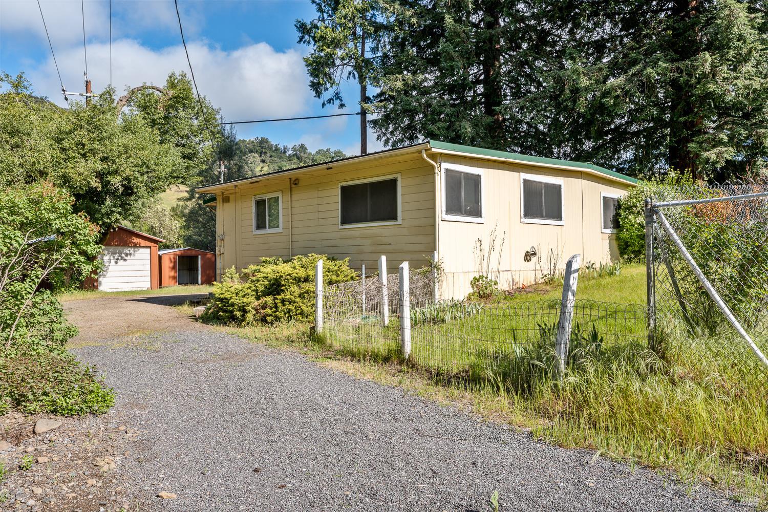 4451 Highway 20 Ukiah CA 95482