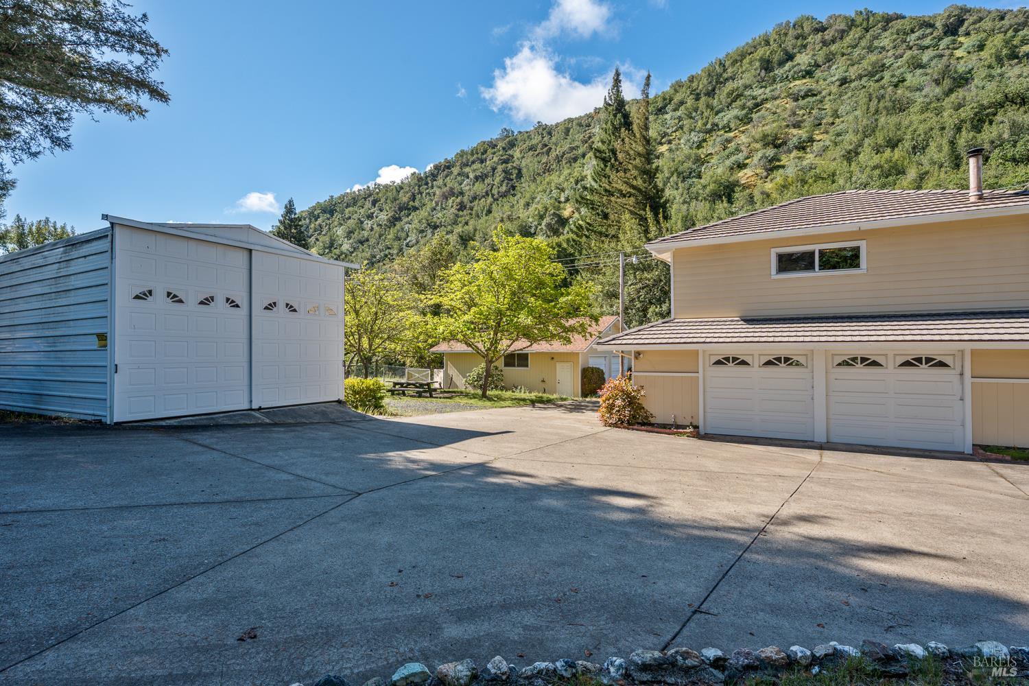 4451 Highway 20 Ukiah CA 95482