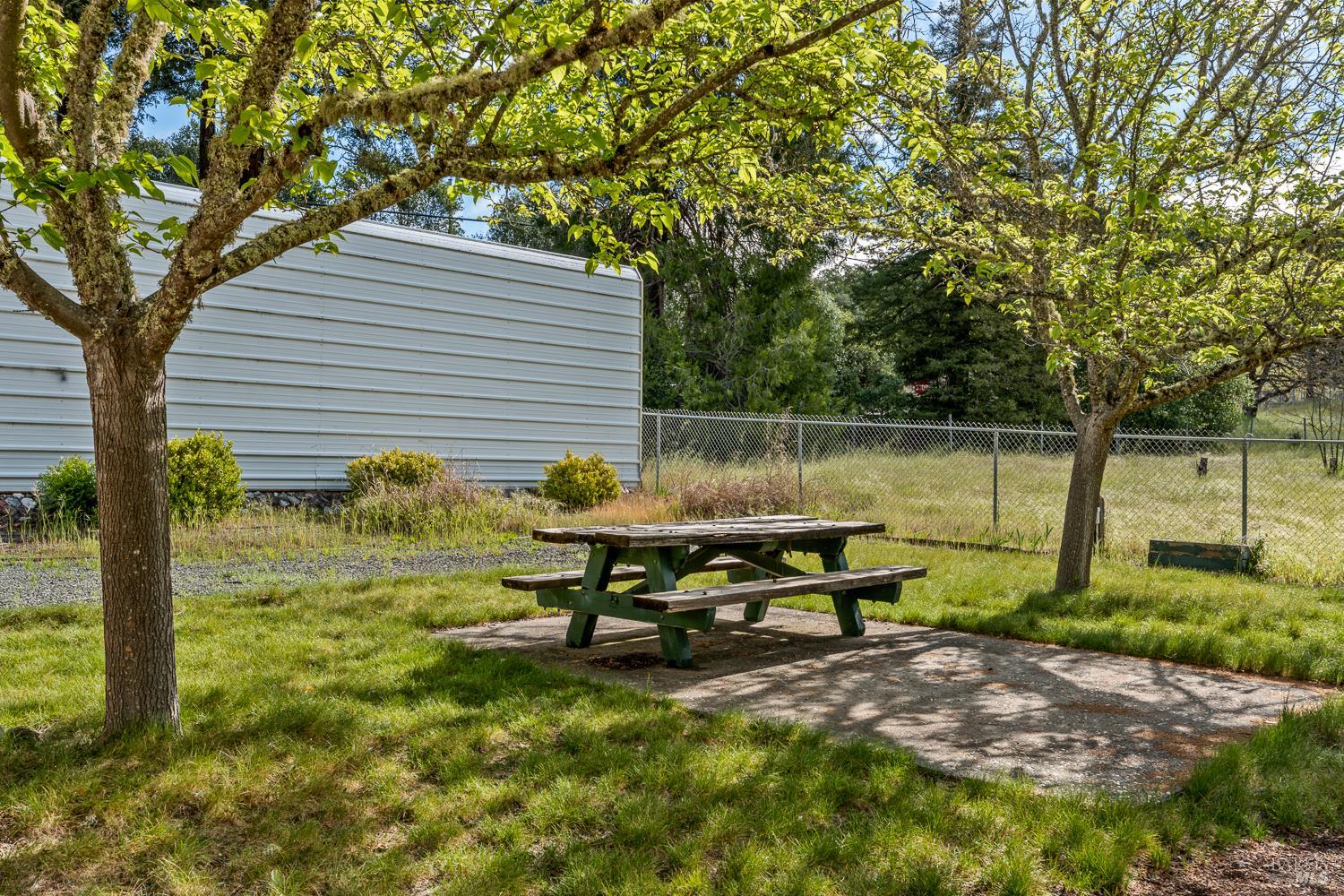 4451 Highway 20 Ukiah CA 95482