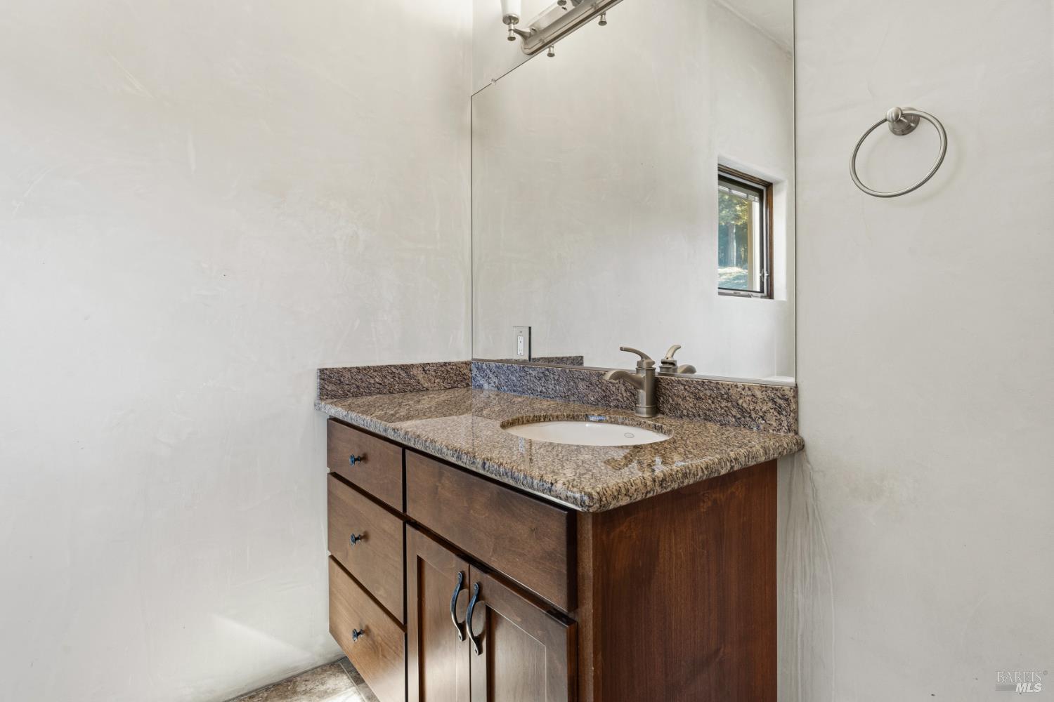 325 Janix Drive Ukiah CA 95482