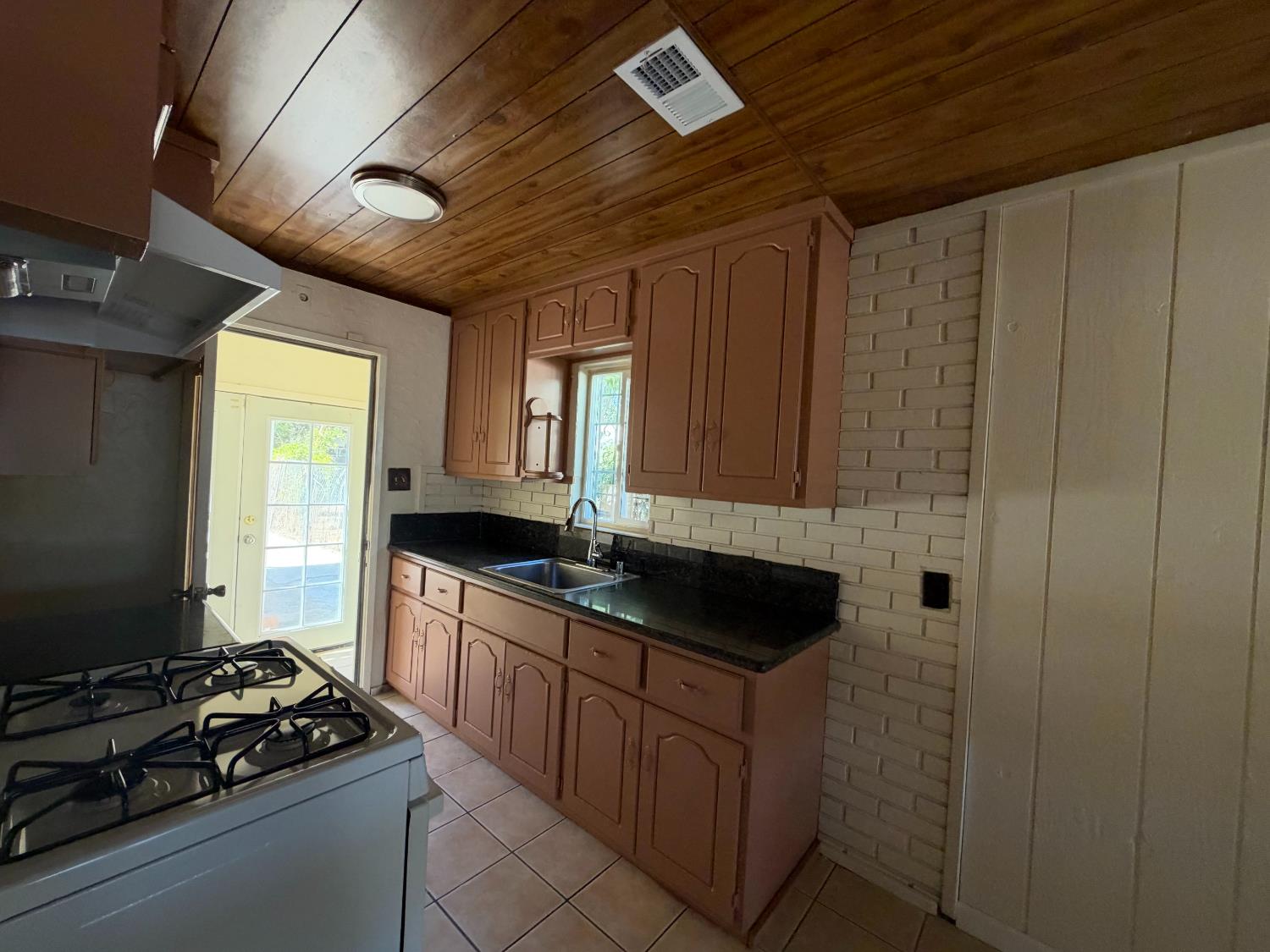 4046 Washington Avenue Sacramento CA 95820