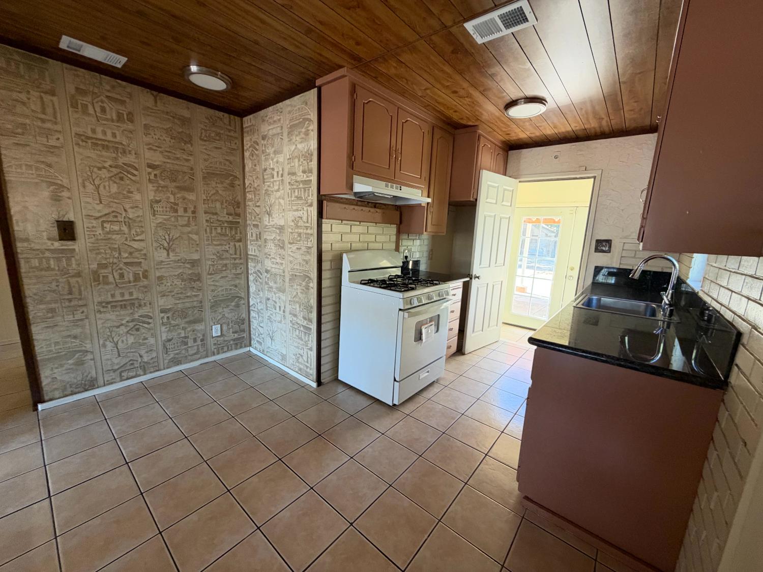 4046 Washington Avenue Sacramento CA 95820