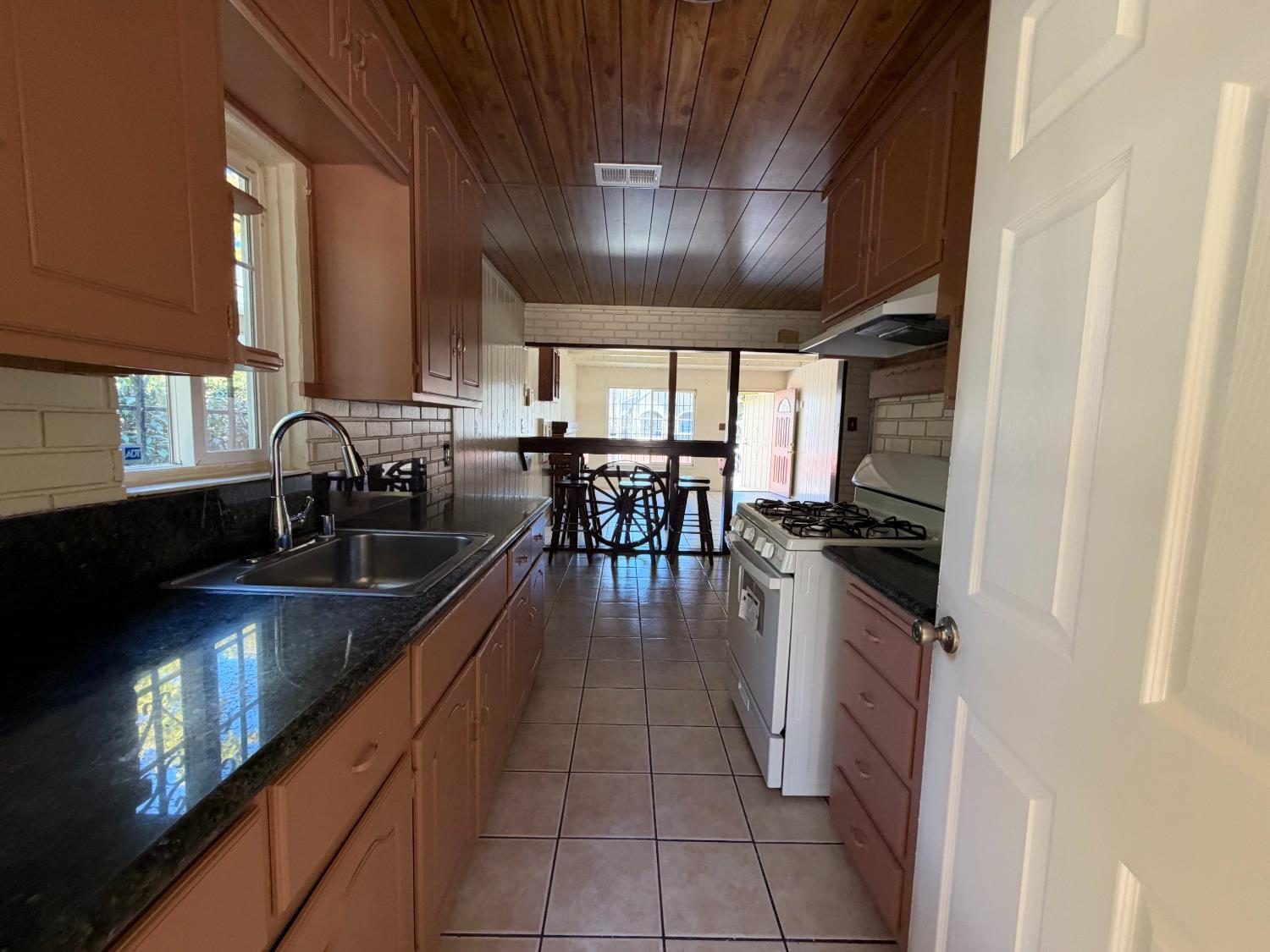 4046 Washington Avenue Sacramento CA 95820