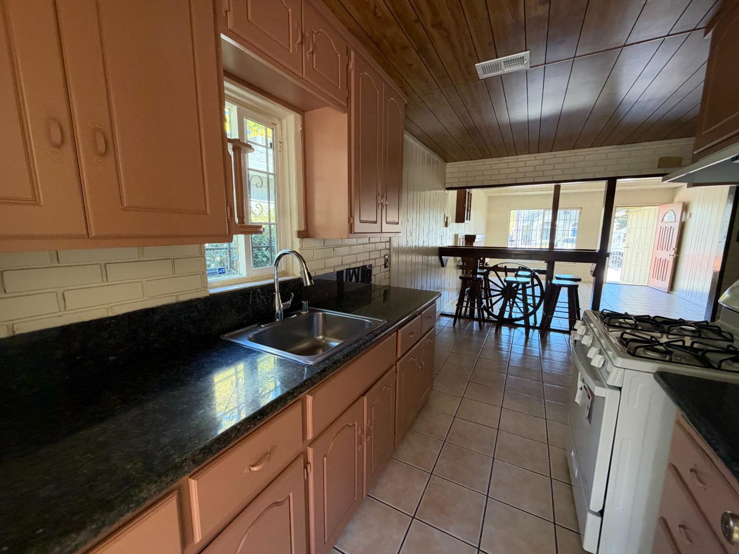 4046 Washington Avenue Sacramento CA 95820