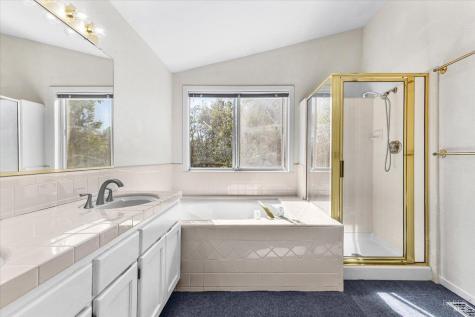 421 Tee Drive Healdsburg CA 95448