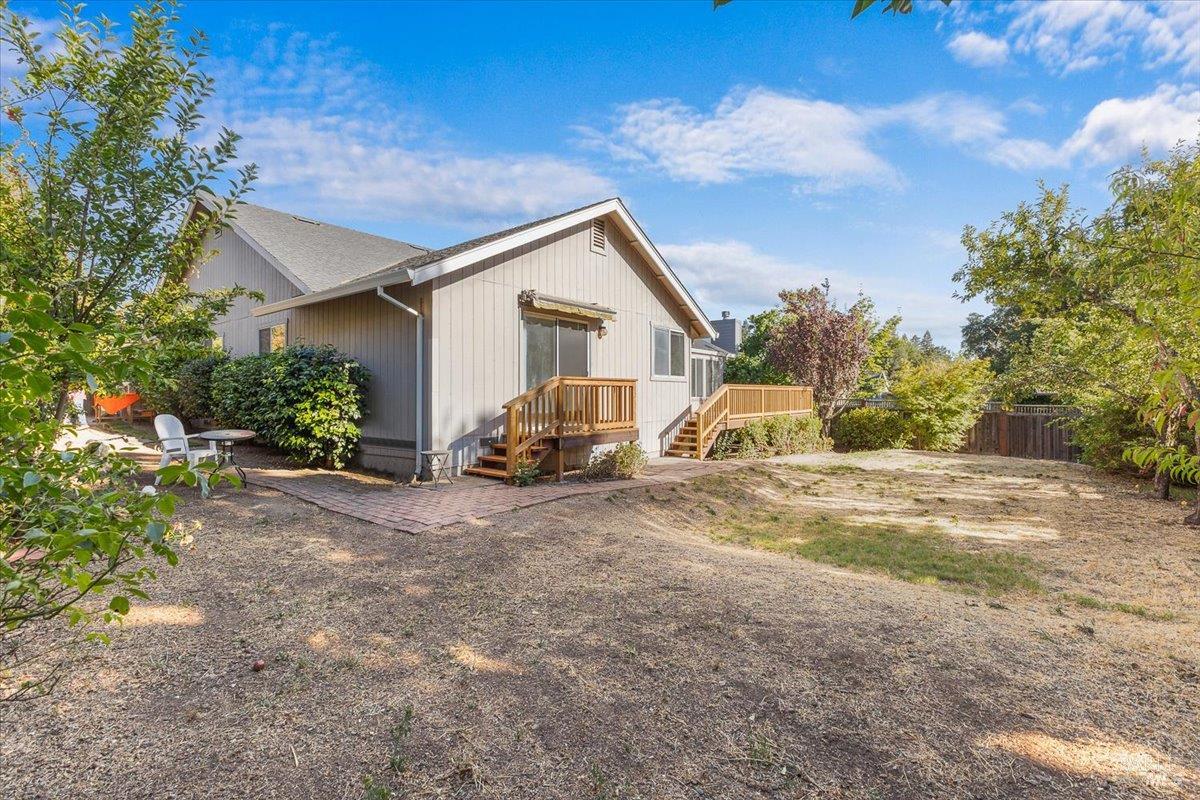 421 Tee Drive Healdsburg CA 95448
