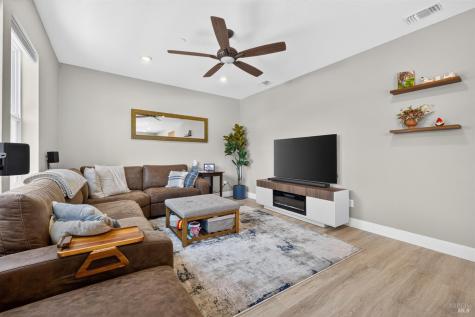 2130 Owens Place Rohnert Park CA 94928