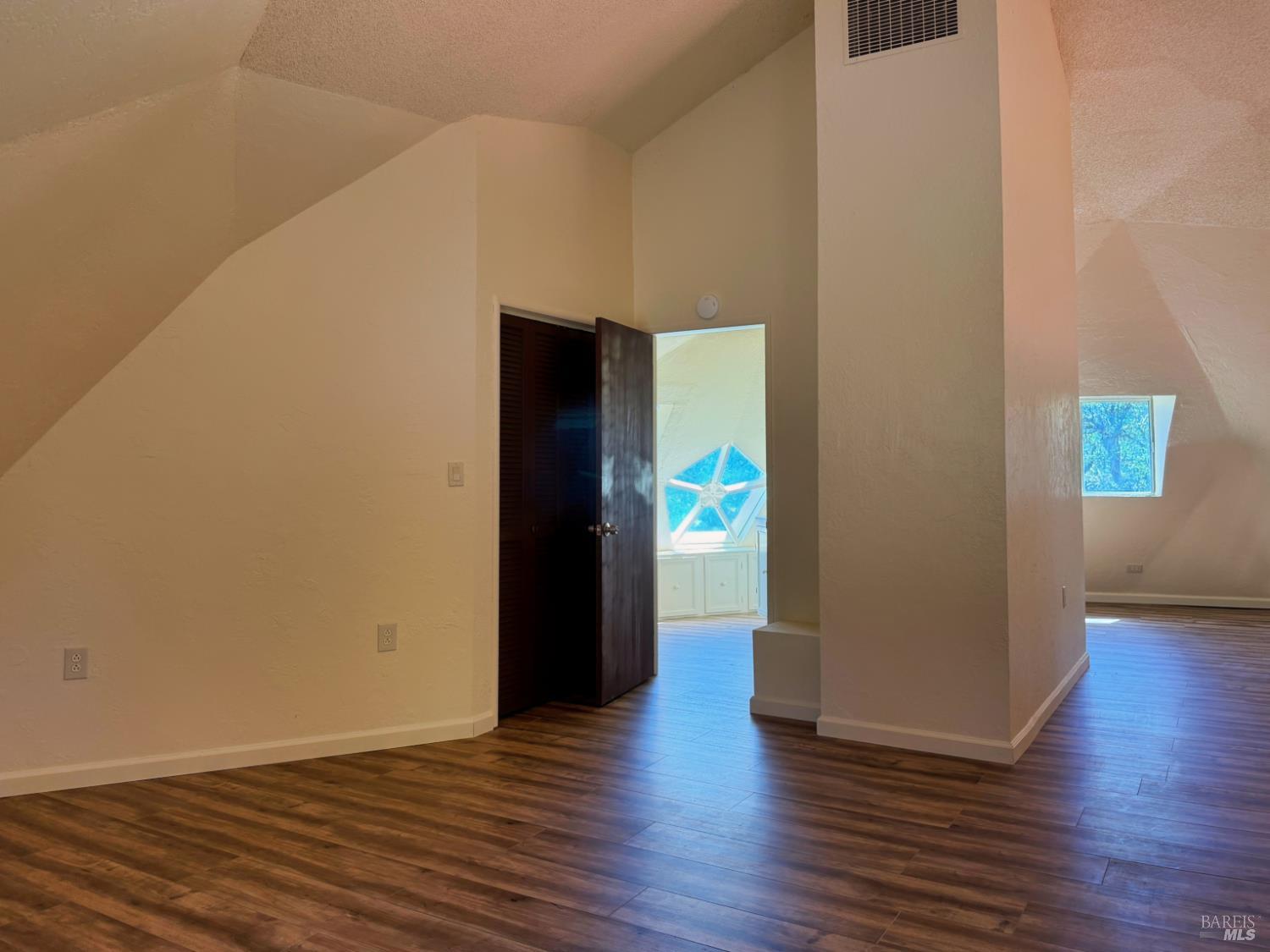1979 Ridge Road Ukiah CA 95482