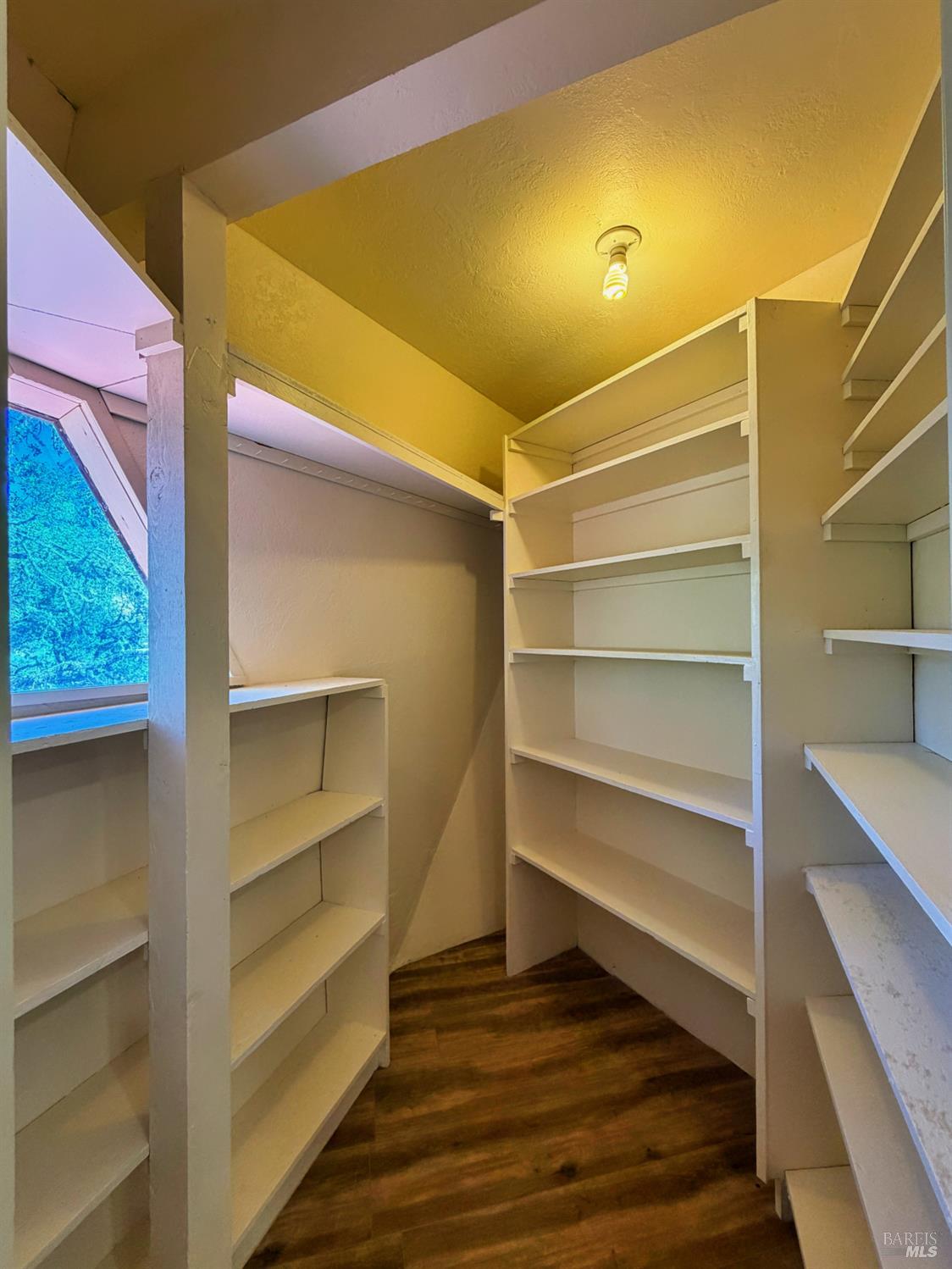 1979 Ridge Road Ukiah CA 95482