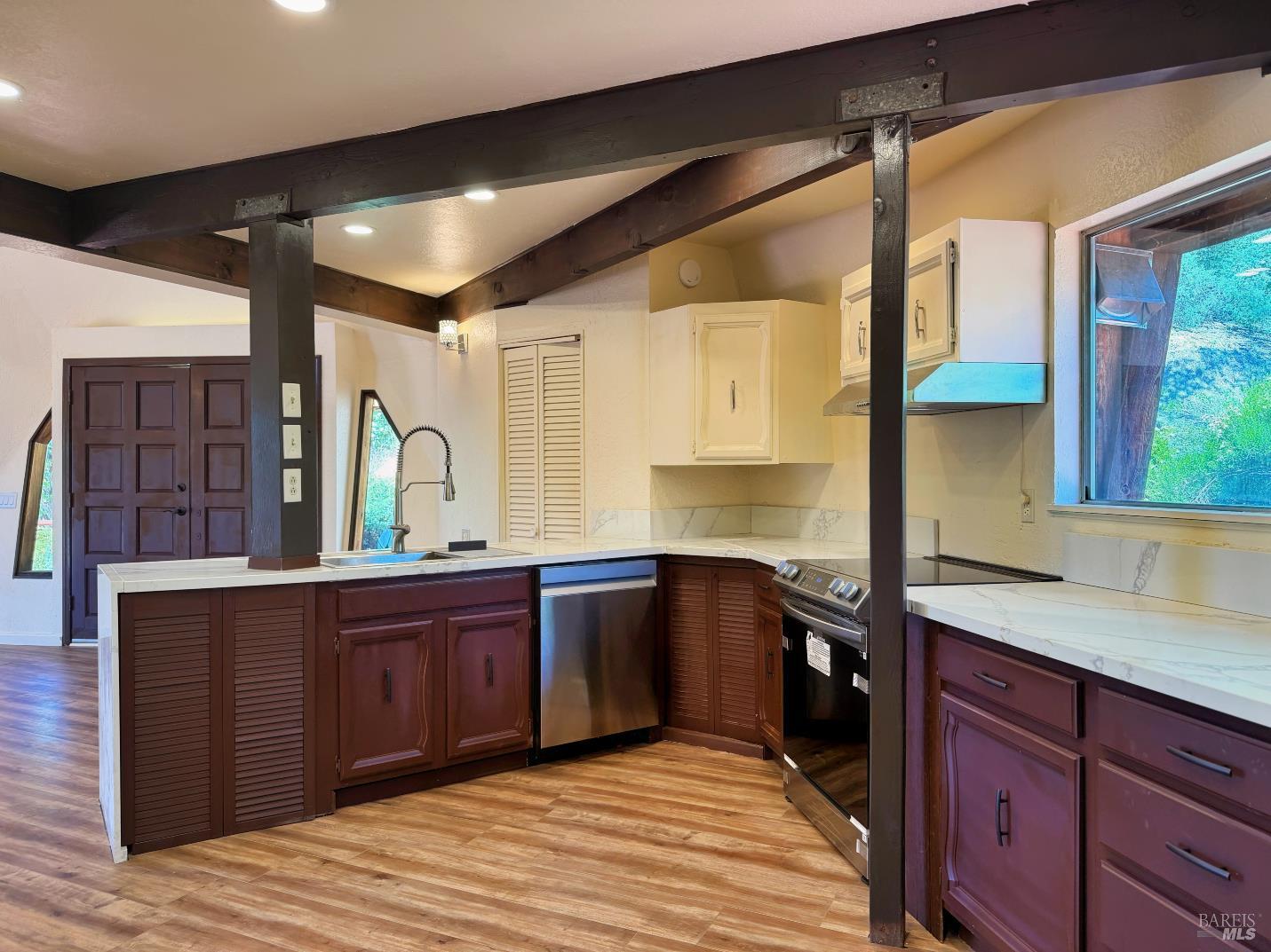 1979 Ridge Road Ukiah CA 95482